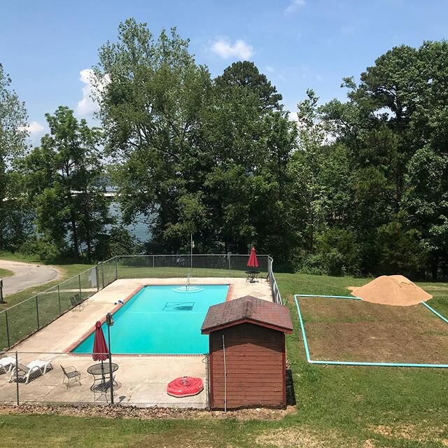 WE&rsquo;VE GOT OUR SAND! The Volleyball net and smash ball will be at the lodge tomorrow! We&rsquo;ve got extremely limited rooms this weekend, so jump online and book (in our bio) or call the office to get your rooms! You can&rsquo;t beat daytime a